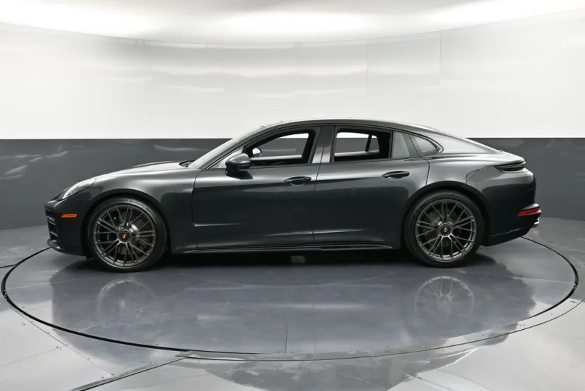 2026 Porsche Panamera GTS photo 1
