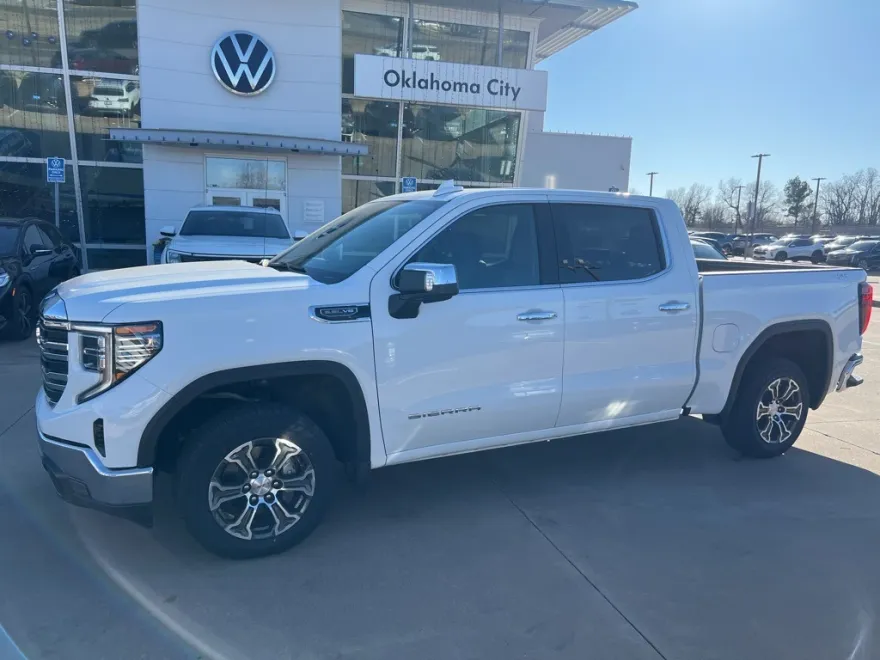 2024 Gmc Sierra 1500 SLT photo 1
