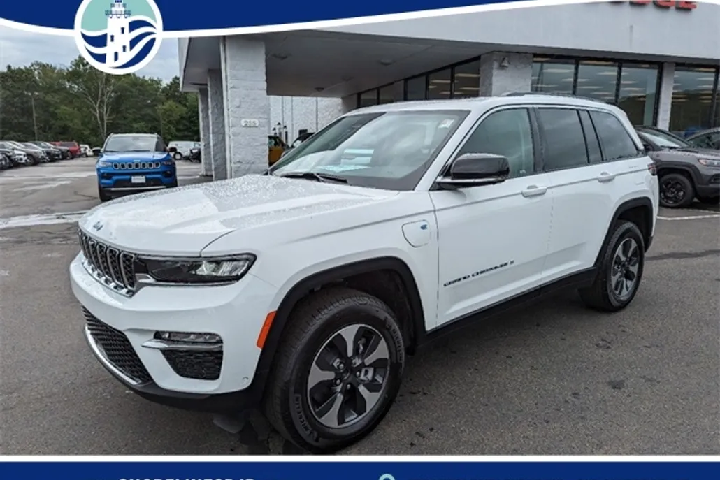 2023 Jeep Cherokee photo 1