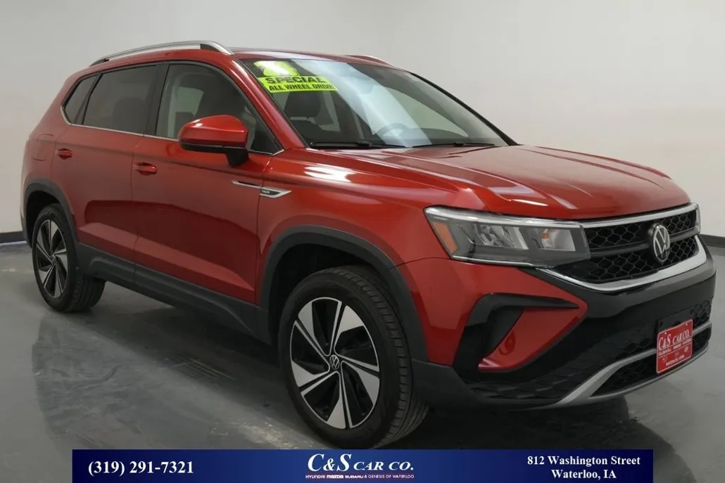 2024 Volkswagen Taos SE photo 1