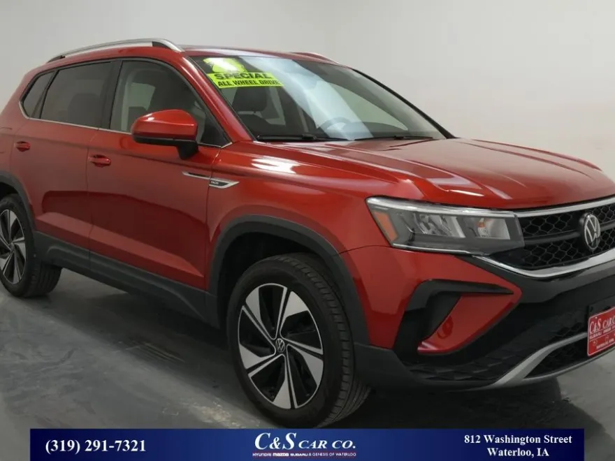 2024 Volkswagen Taos SE photo 1