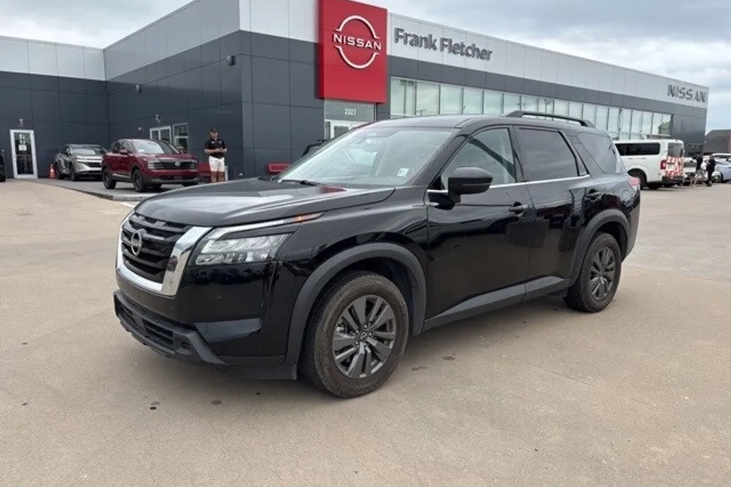 2024 Nissan Pathfinder SV photo 1
