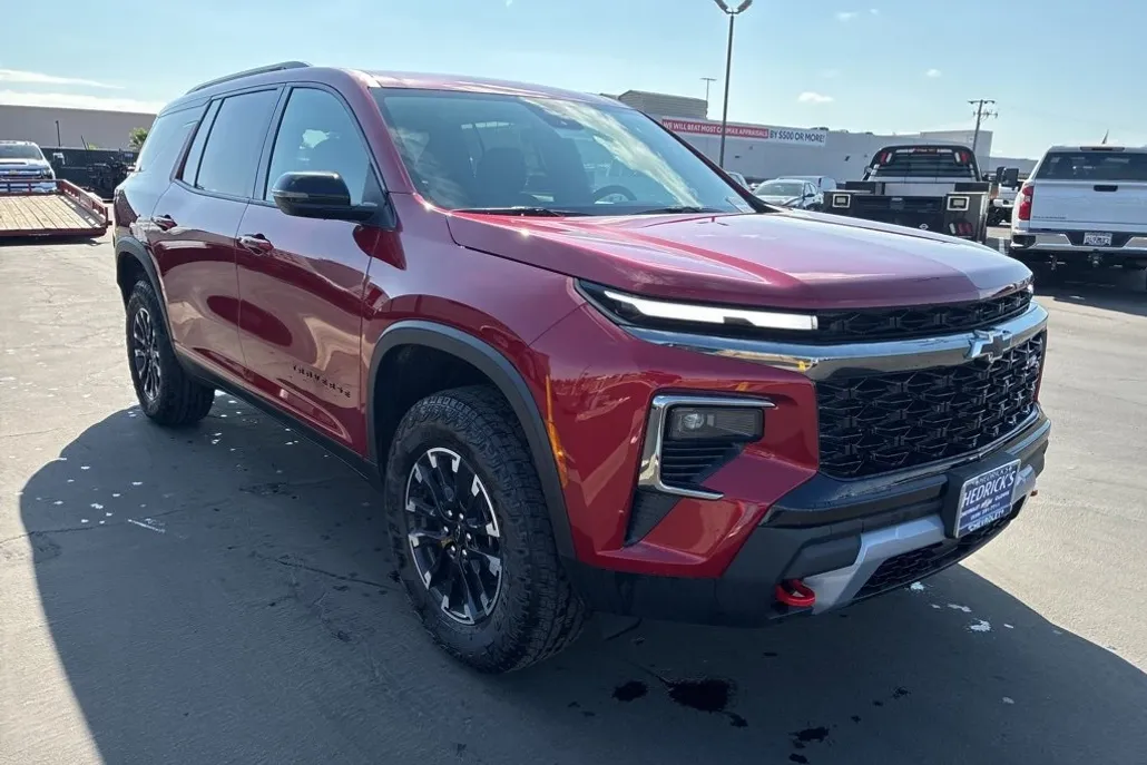 2026 Chevrolet Traverse Z71 photo 1