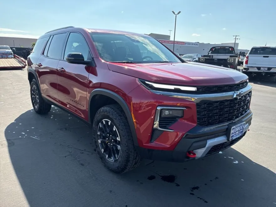 2026 Chevrolet Traverse Z71 photo 1