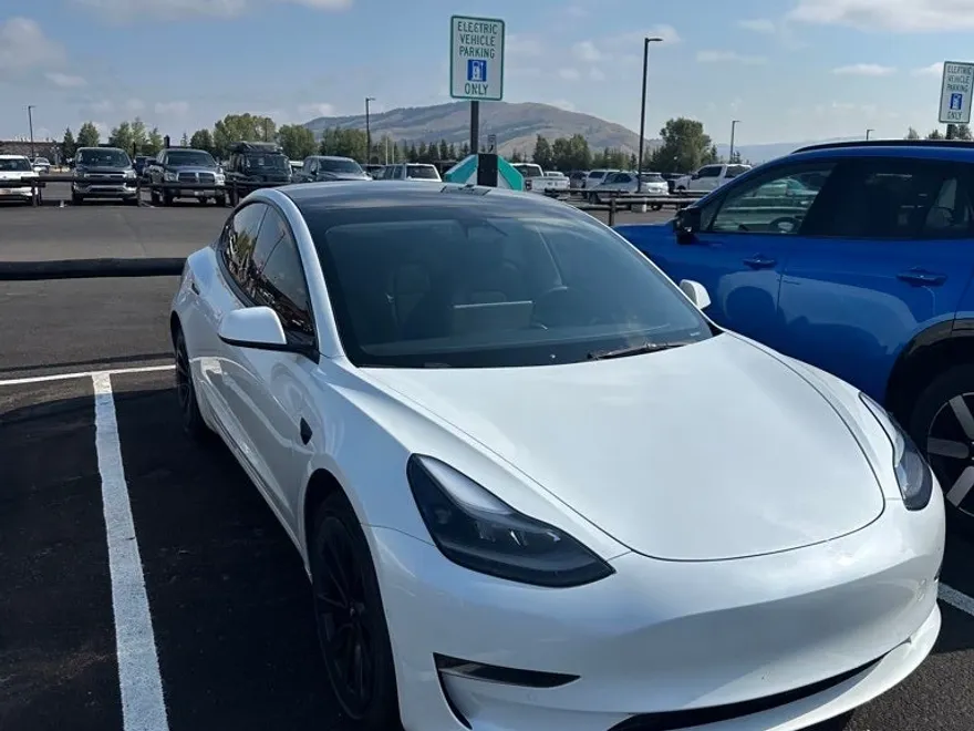 2022 Tesla Model 3 Long Range All-Wheel Drive photo 1