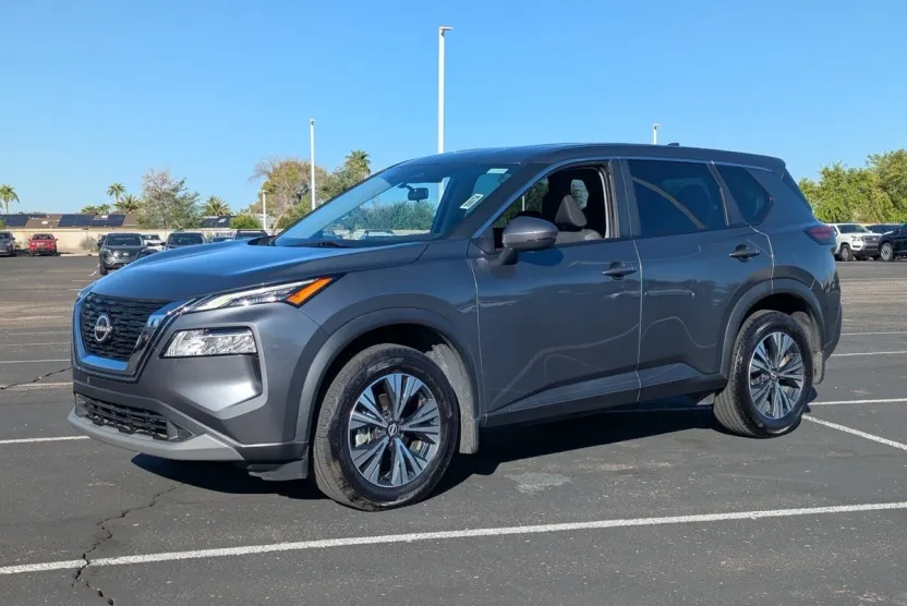 2022 Nissan Rogue SV photo 1