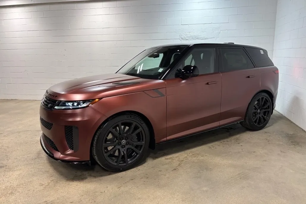 2025 Land Rover Range Rover Sport photo 1