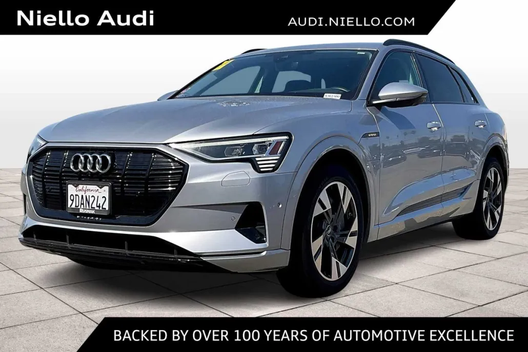 2023 Audi e-tron Premium photo 1