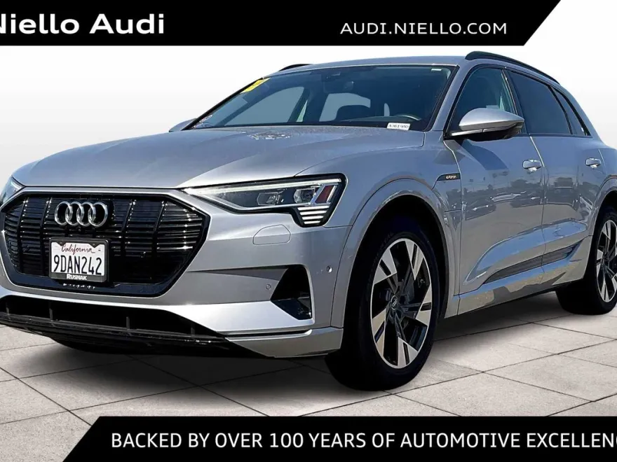 2023 Audi e-tron Premium photo 1