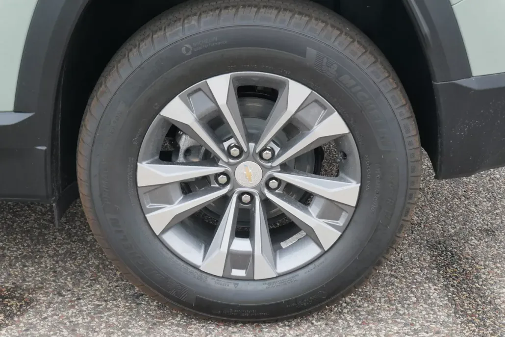 2026 Chevrolet Equinox LT photo 1