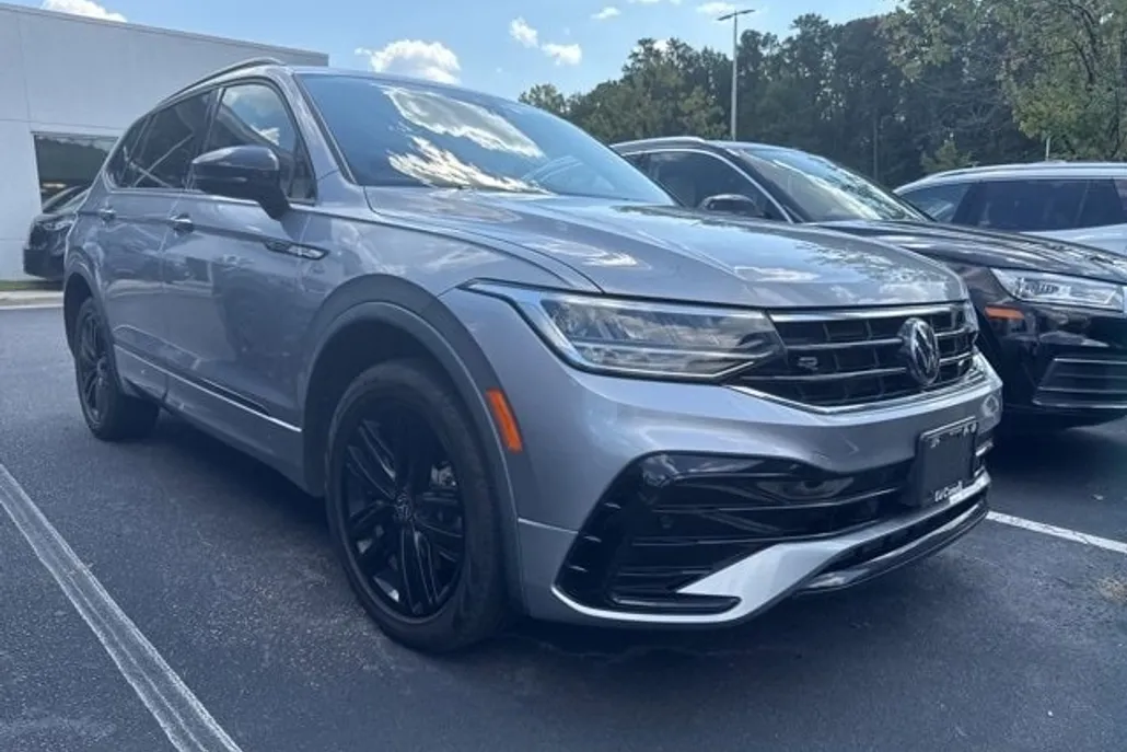 2022 Volkswagen Tiguan SE R-Line Black photo 1