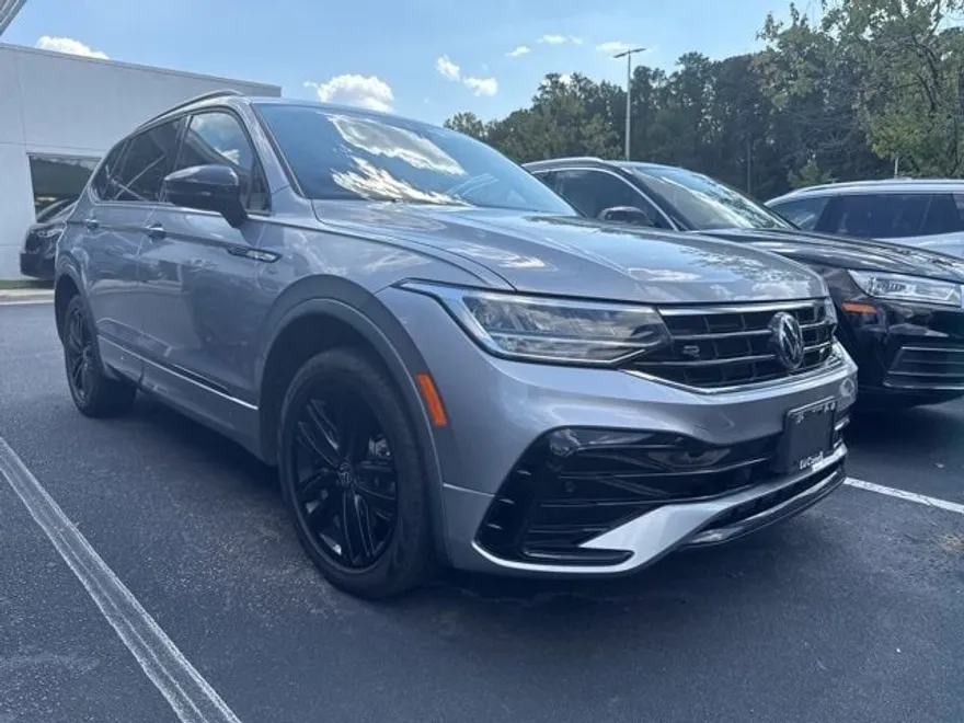 2022 Volkswagen Tiguan SE R-Line Black photo 1