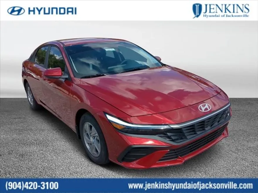 2025 Hyundai Elantra SE photo 1