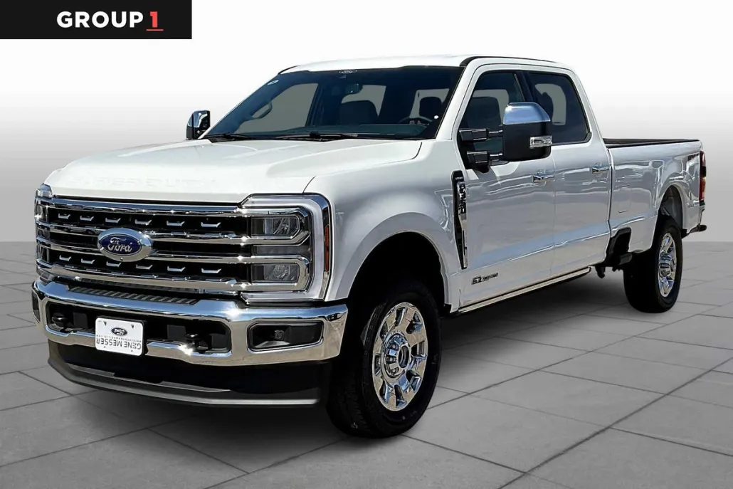 2025 Ford F-350 Lariat photo 1