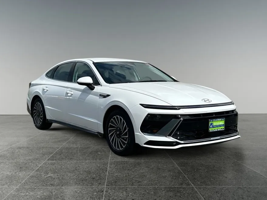 2025 Hyundai Sonata Hybrid SEL photo 1