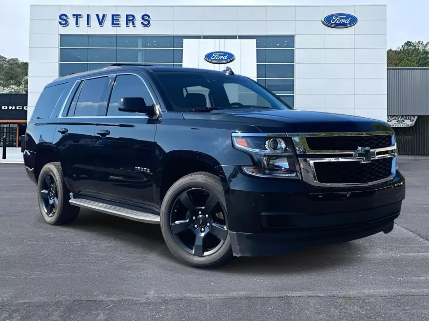 2017 Chevrolet Tahoe LT photo 1