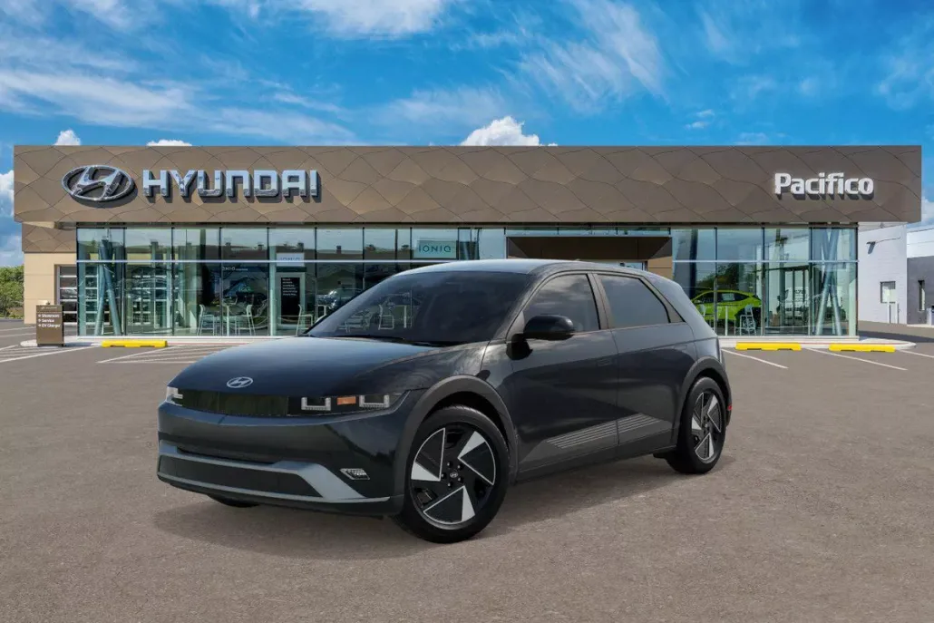 2025 Hyundai Ioniq 5 SE Standard Range photo 1