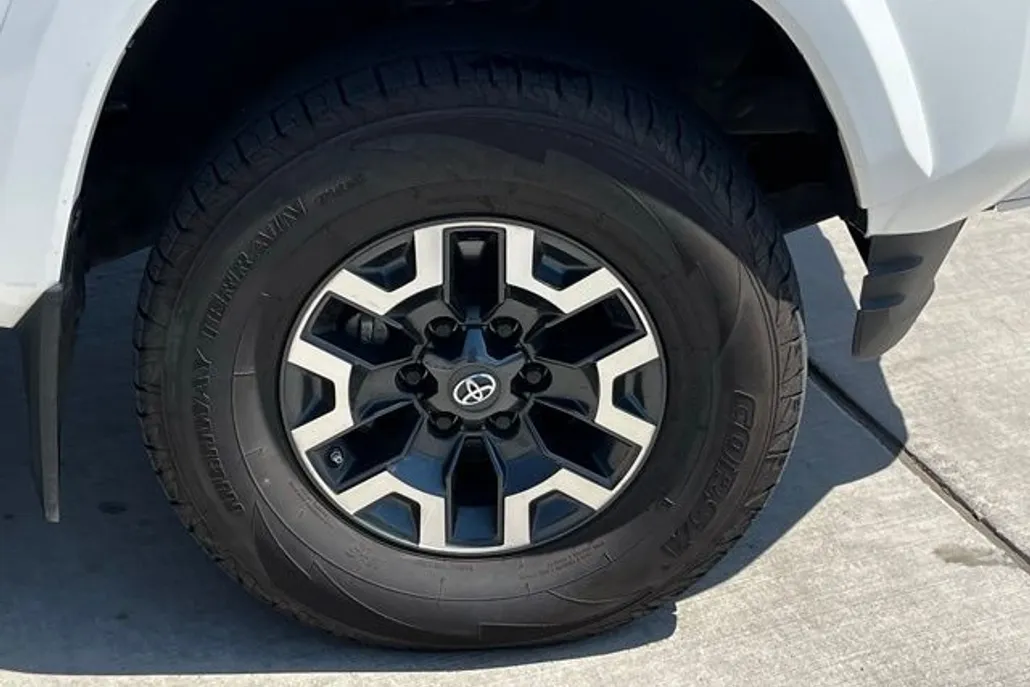 2020 Toyota Tacoma TRD Sport V6 photo 1