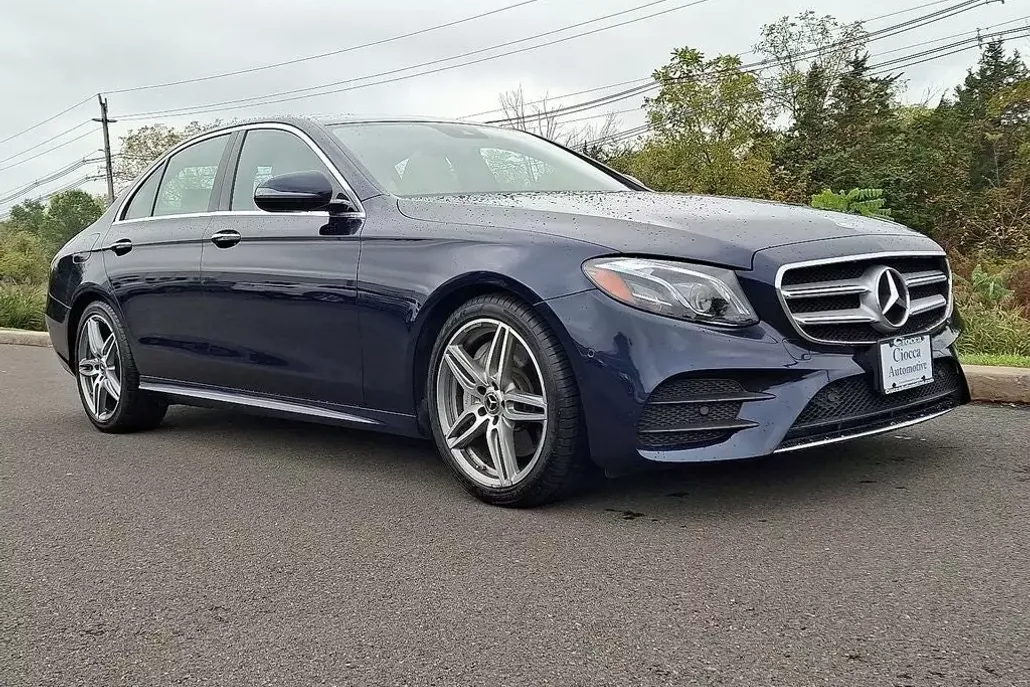 2018 Mercedes Benz E 300 Sedan photo 1