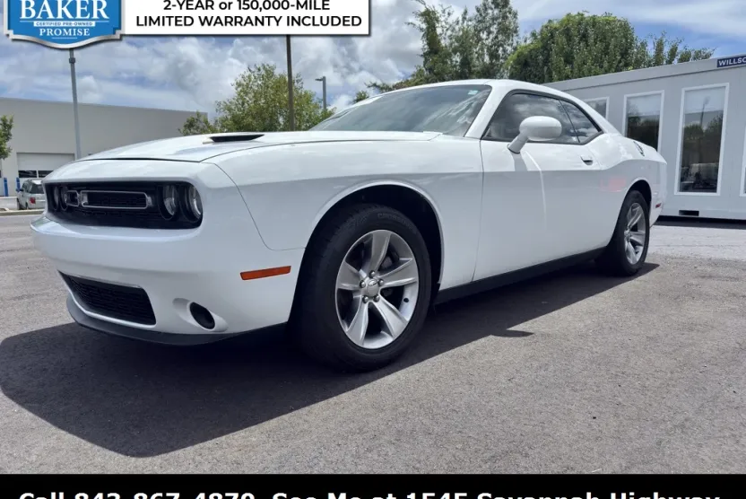 2019 Dodge Challenger SXT photo 1