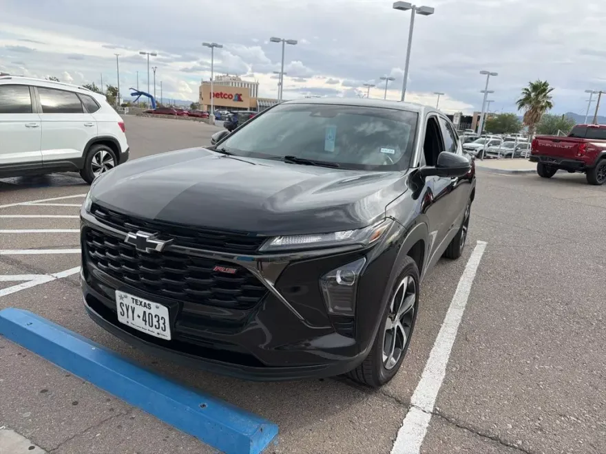 2024 Chevrolet Trax photo 1