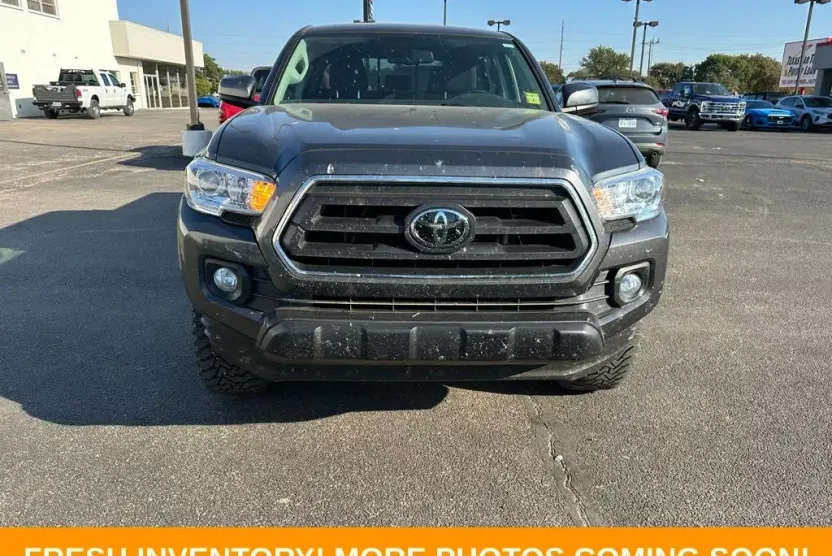 2022 Toyota Tacoma SR5 V6 photo 1