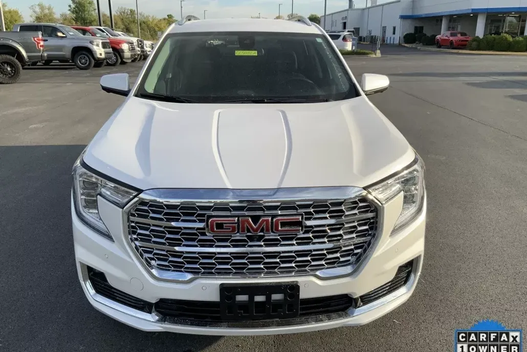 2024 Gmc Terrain Denali photo 1