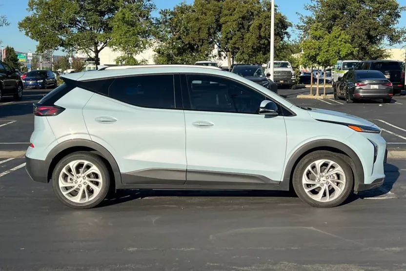2022 Chevrolet Bolt EUV photo 1