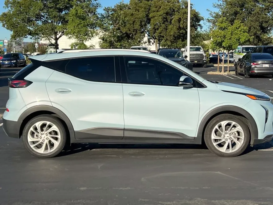 2022 Chevrolet Bolt EUV photo 1