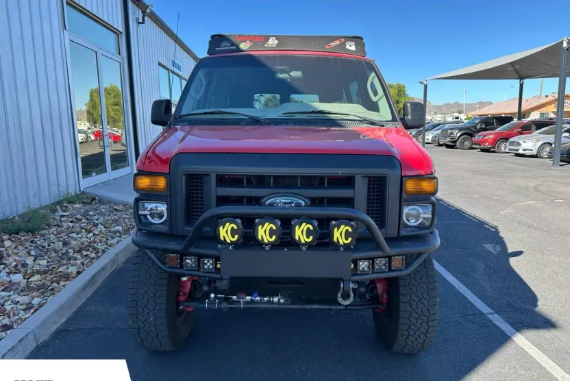 2009 Ford E-350 photo 1