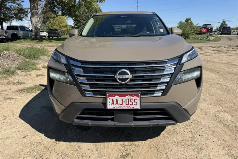 2024 Nissan Rogue SV photo 1