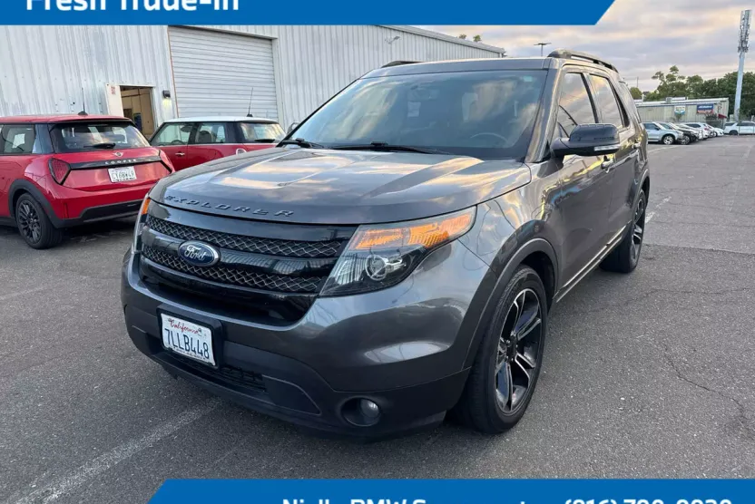 2015 Ford Explorer Sport photo 1