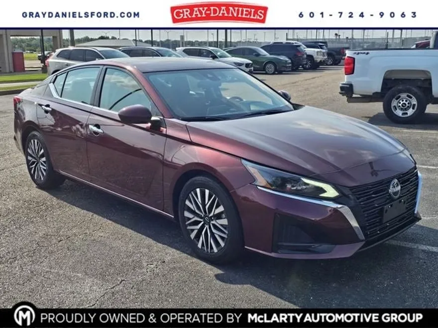 2023 Nissan Altima 2.5 SV photo 1