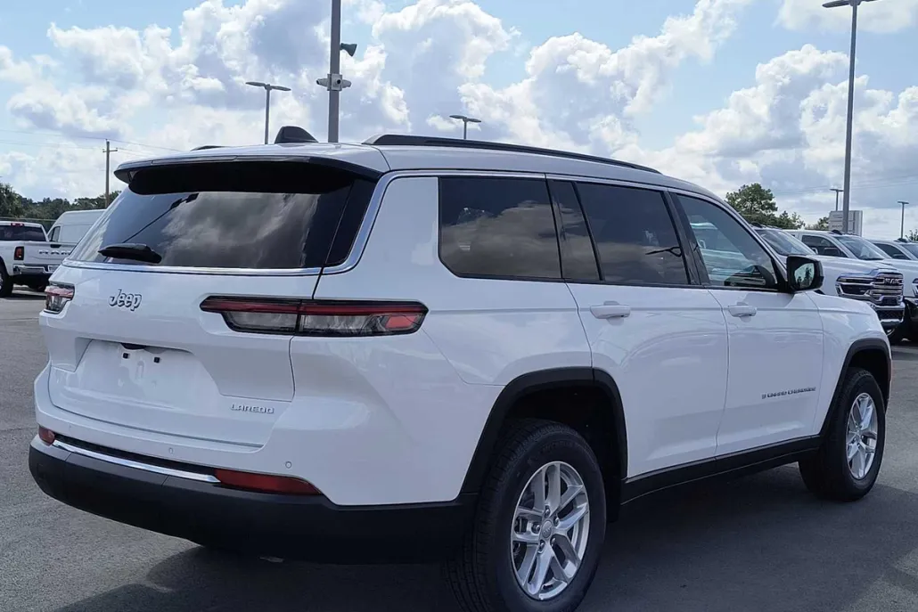 2025 Jeep Grand Cherokee Laredo X photo 1