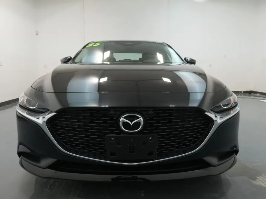 2025 Mazda Mazda3 2.5 Select Sport photo 1