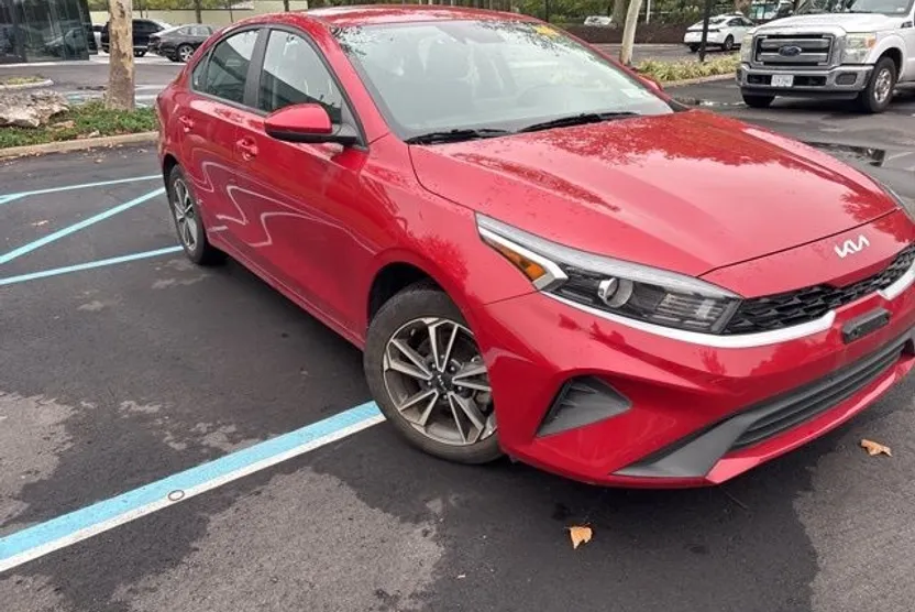 2023 Kia Forte LXS photo 1