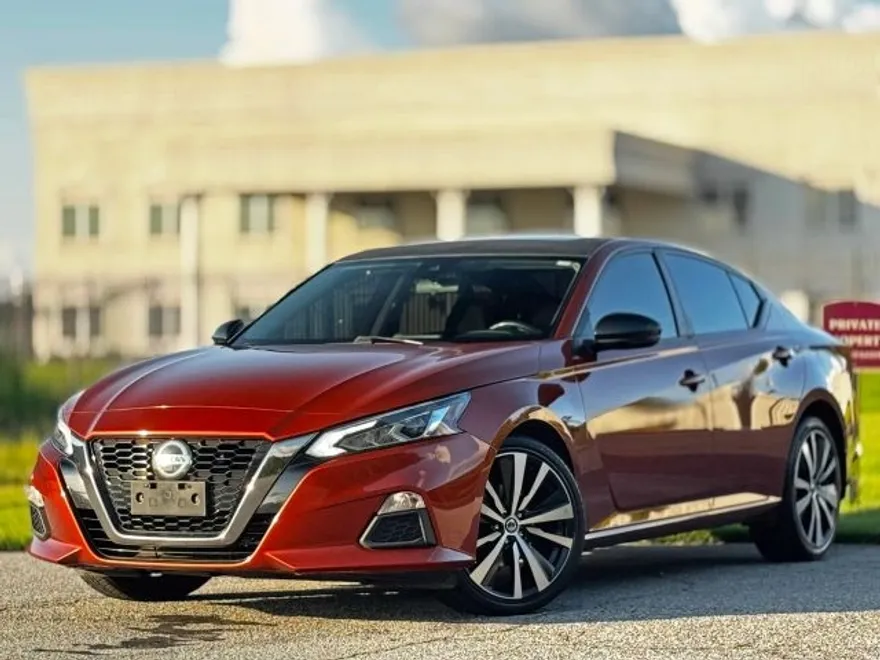 2020 Nissan Altima 2.5 SR photo 1