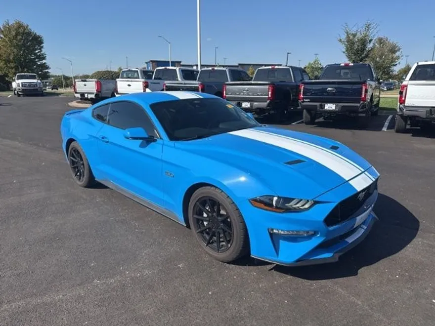 2022 Ford Mustang GT photo 1