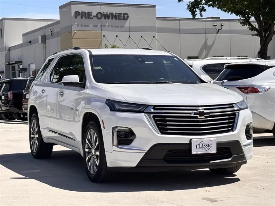 2023 Chevrolet Traverse Premier photo 1