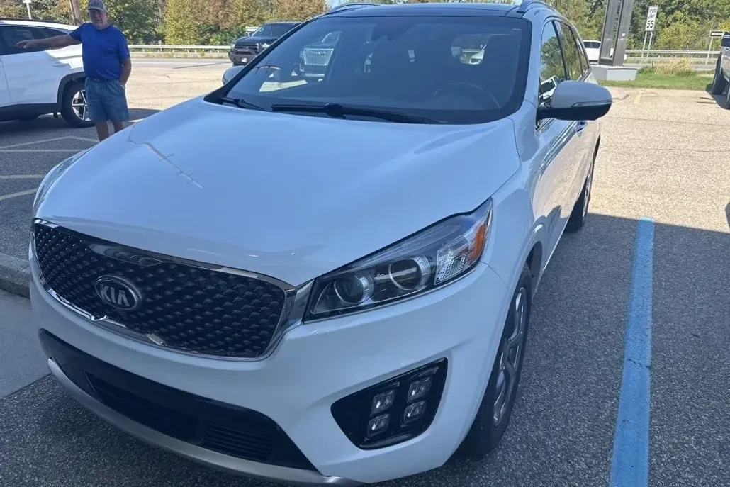 2016 Kia Sorento SX Limited photo 1
