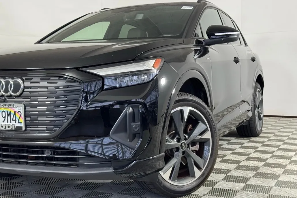 2024 Audi Q4 E-tron Premium Plus photo 1