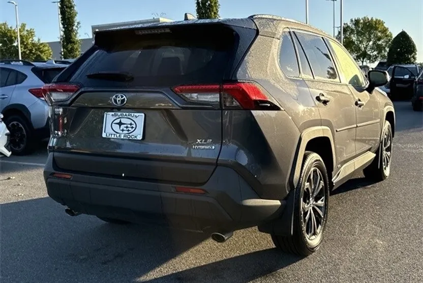 2023 Toyota RAV4 Hybrid XLE Premium photo 1