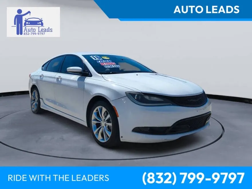 2015 Chrysler 200 S photo 1