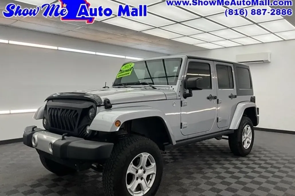 2015 Jeep Wrangler Unlimited Sahara photo 1