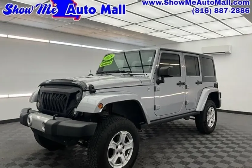 2015 Jeep Wrangler Unlimited Sahara photo 1