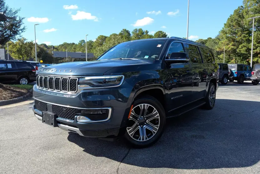 2024 Jeep Wagoneer L Series II photo 1