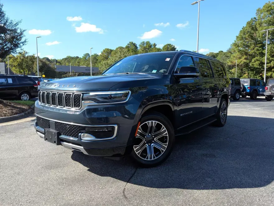 2024 Jeep Wagoneer L Series II photo 1