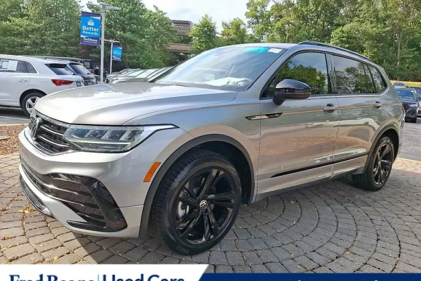 2023 Volkswagen Tiguan SE R-Line Black photo 1