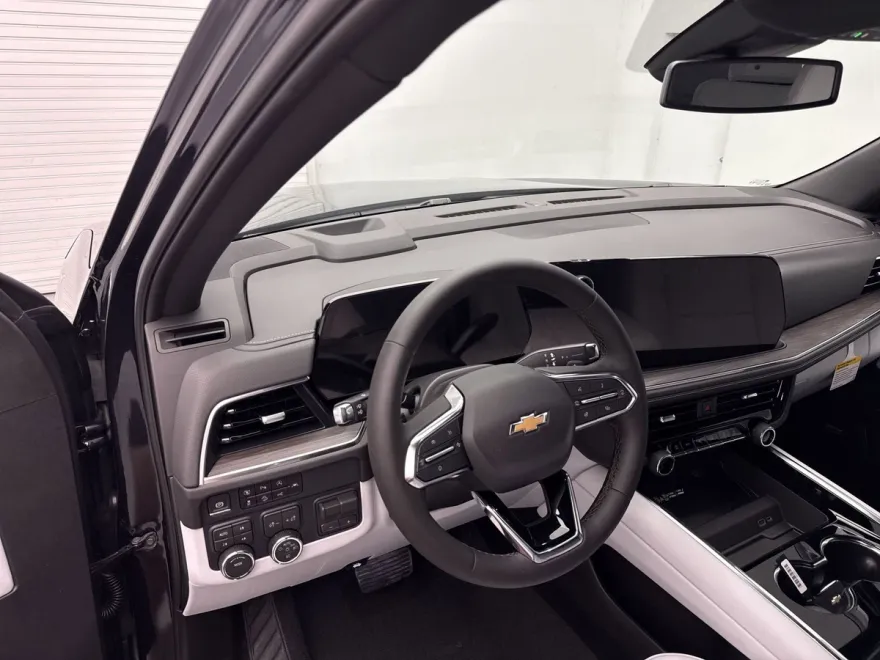 2025 Chevrolet Tahoe Premier photo 1