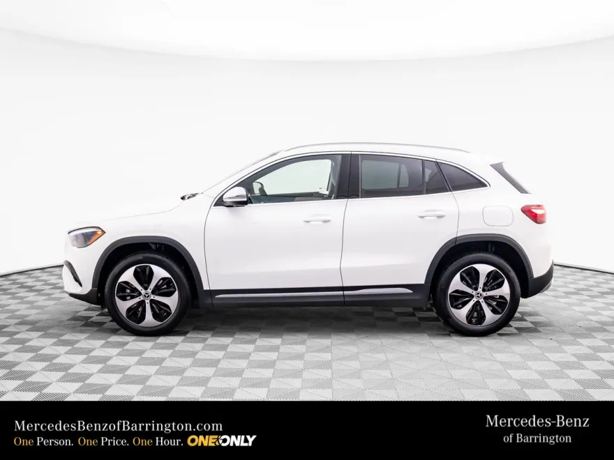 2026 Mercedes Benz GLA 250 4MATIC photo 1
